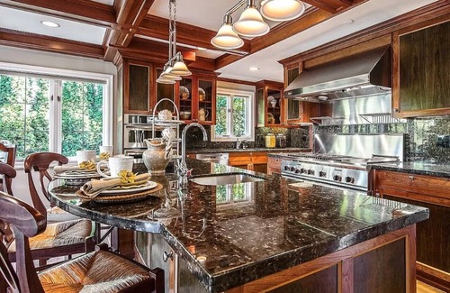 Medina House | Fabulous Lake Washington Estate Unlike Any Others - Sleeps 18