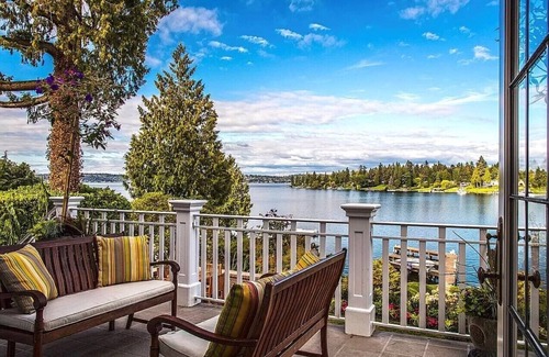 Medina House | Fabulous Lake Washington Estate Unlike Any Others - Sleeps 18