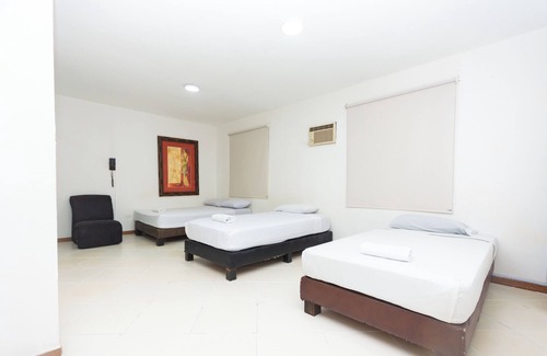 Florida Nueva Apartment | Fabulous quadruple room close to the stadium