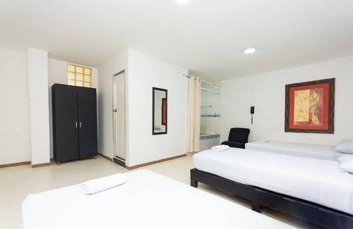 Florida Nueva Apartment | Fabulous quadruple room close to the stadium