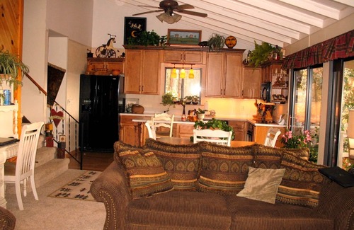 Murphy Cabin | Fabulous Views, Very Private Mt., Screened Porch, Close to Town. Very Unique