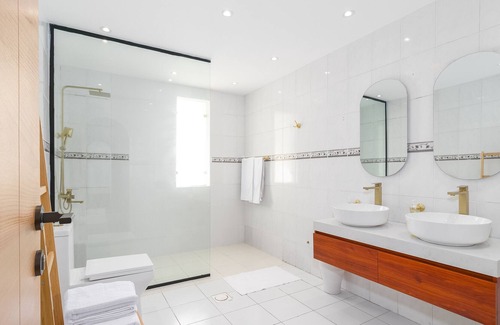 Umm Suqeim 1 Villa | Fabulous villa w/pool, garden, ping pong, bikes