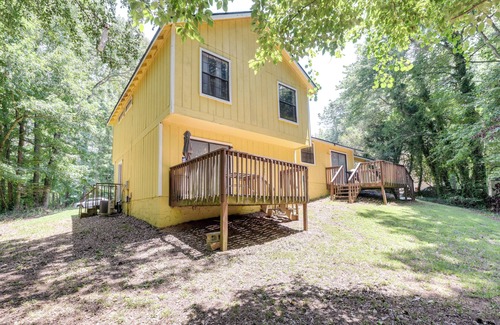 Fairburn House | Fairburn Home w/2 Decks, Grill & Outdoor Dining!
