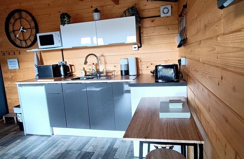 Fort Augustus Cabin | Fairvine Cabin/Fort Augustus/Mtn View/Pet Friendly