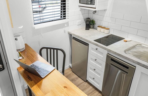 Connolly Cottage | Fairway Cottage Connolly 5 mins to golf course!