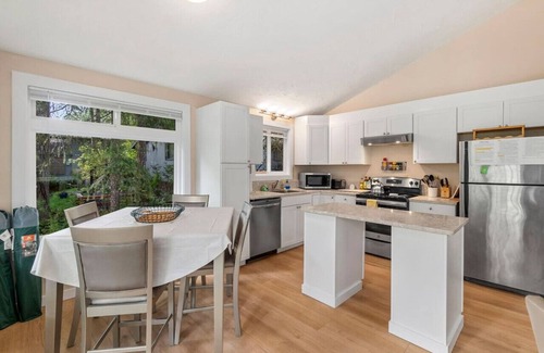 Shelton House | Fairway House w/Lakes Access