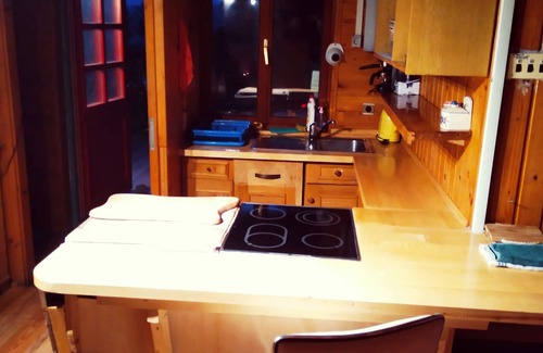 Grosuplje House | Fairytale wooden house by Ljubljana with 5 G Internet and Jakuzzi and A/C