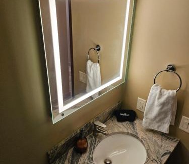 Canmore Apartment | Falcon Crest Canmore Banff