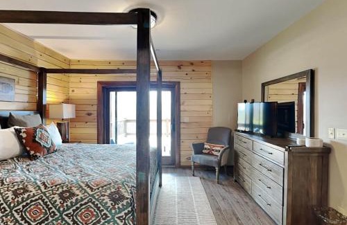 McHenry House | Falcons Landing