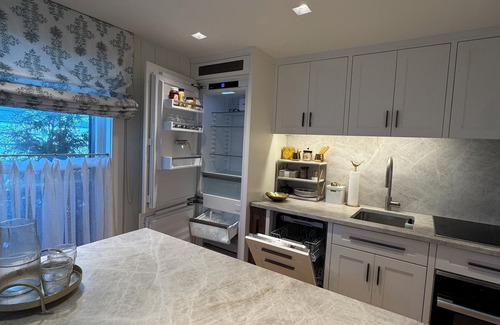 Ocean Grove House | Fall escape to Seaside Cottage blocks from the beach in Ocean Grove. Sleeps 2