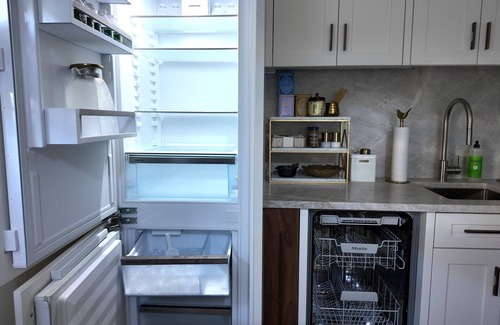 Ocean Grove House | Fall escape to Seaside Cottage blocks from the beach in Ocean Grove. Sleeps 2