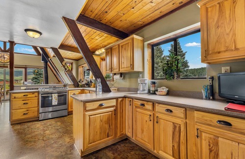 Baderville House | Fall in Flagstaff | Enjoy our Local Discounts