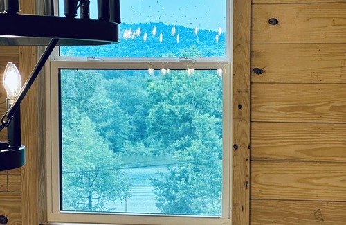 Cub Run Cabin | ✨🍂Fall in🧡 NEW A-Frame Cabin near Mammoth Cave National Park with lake views!