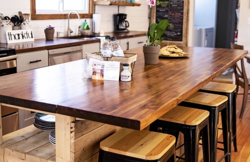 Colrain House | FaLL Western Mass Getaway-Airhockey-Firepit