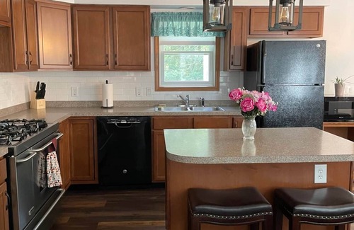 Benton House | Falls Edge Farm Cottage