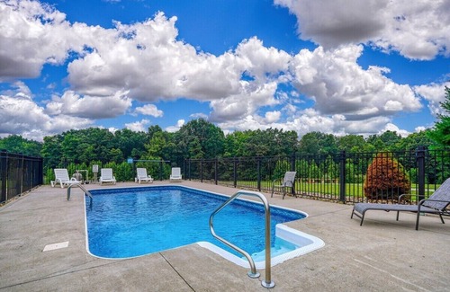 Rockbridge Cabin | Falls Lodge | Pool | 5,000 sqft