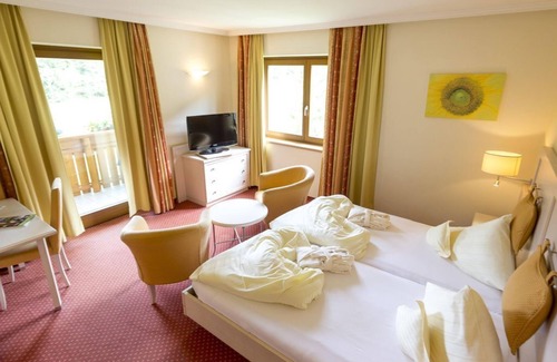 Bad Kleinkirchheim House | Familiensuite Oskar bis 3 Tage Frühstück - Family & Sporthotel Kärntnerhof