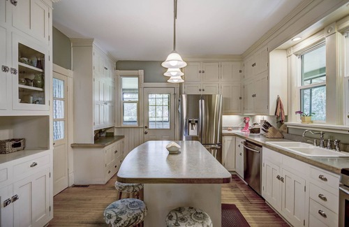 Eau Claire House | Family and Pet Friendly Demmler House