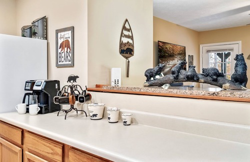 Sevierville Cottage | Family Cabin 5 min from Dollywood Harvest Festival