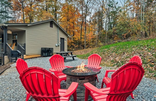 Sevierville Cottage | Family Cabin 5 min from Dollywood Harvest Festival
