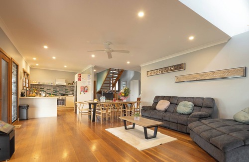 Greta House | Family Camping Paradise with Kangaroos and Nature