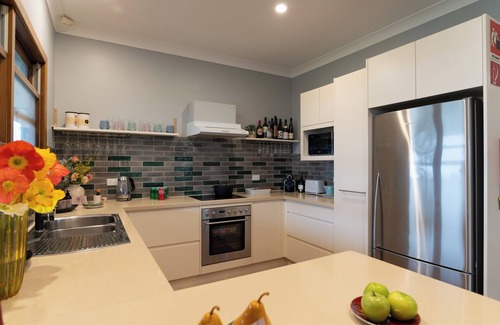 Greta House | Family Camping Paradise with Kangaroos and Nature