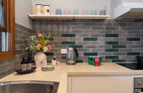 Greta House | Family Camping Paradise with Kangaroos and Nature