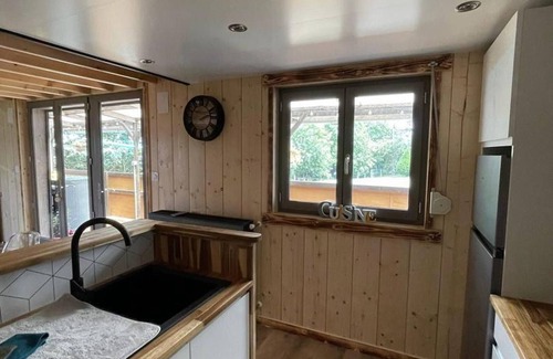 Floyon Cottage | Family chalet with covered terrace and large secure garden