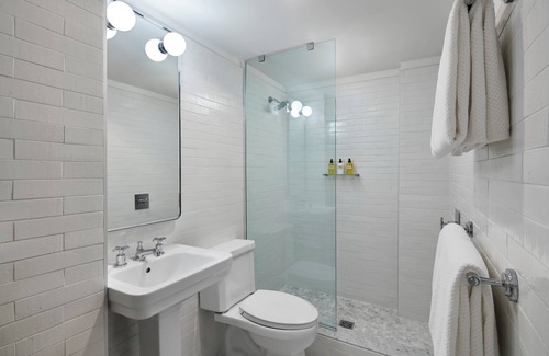 Dupont Circle Hotel | Family Combo: 3 Queen Suites in Prime DC