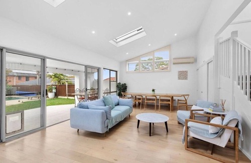 Cronulla House | Family Entertainer Renovated Pool House