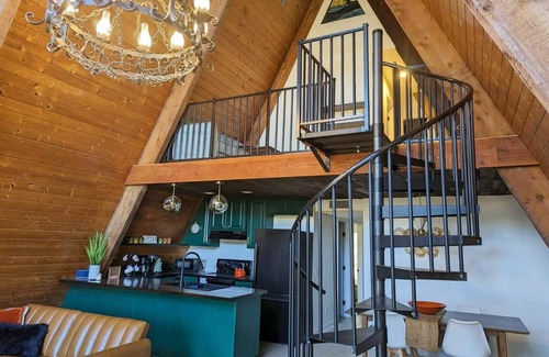 Guntersville Cabin | Family Fave A-Frame Cabin! Walk to Lake! Nov Stay!