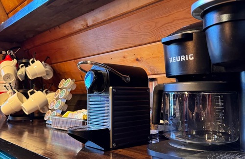 Guntersville Cabin | Family Fave A-Frame Cabin! Walk to Lake! Nov Stay!