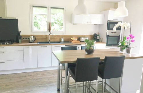 Saint-Sulpice House | Family house for 8 people, swimming pool & jacuzzi