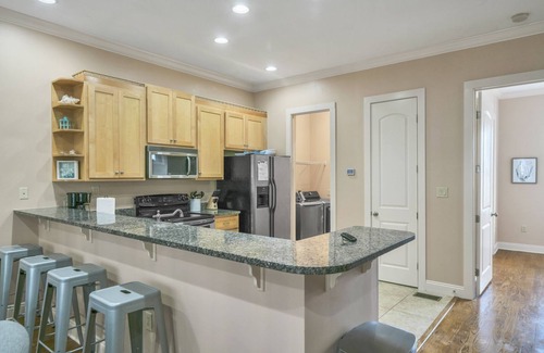 Crescent Beach House | Family Friendly Beach Home, 4 Bed 4 Bath, Sleeps 12! Walk to Beach! Pool! ๐บ๐ธ๐บ๐ธ๐บ๐ธ