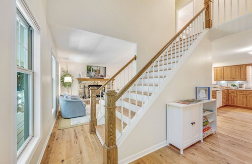 Rowleys Bay House | Family Friendly + 2 King Beds, Game Room, Secluded - Close to Town and Beach