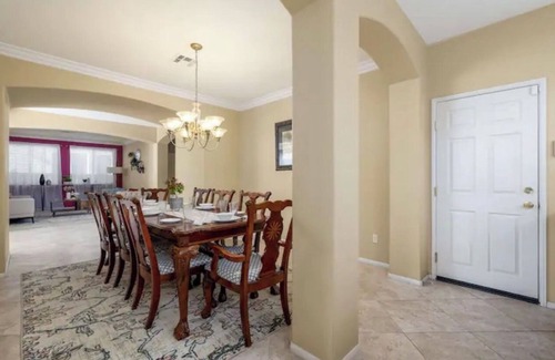 Menifee House | Family-friendly 5 Bed/3 Bath House with Gym and Backyard