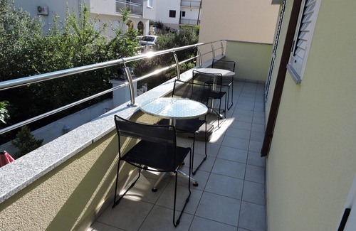 Okrug Apartment | Family Friendly Apartment with pool 2 Minutes Walk From The Sea