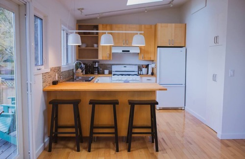 Lummi Island House | Family-Friendly- Beach and Lake