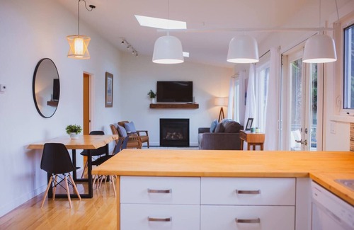 Lummi Island House | Family-Friendly- Beach and Lake