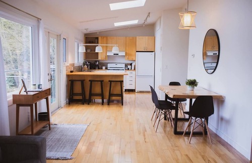 Lummi Island House | Family-Friendly- Beach and Lake