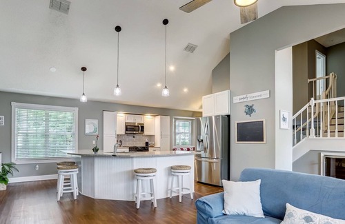Golden Glades - The Woods House | Family friendly, centrally located to beaches, town center and restaurants.