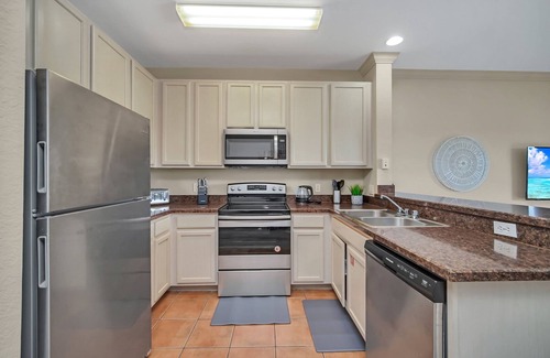 West Kissimmee Apartment | Family-friendly Condo With Pool, Hot Tub & Sauna