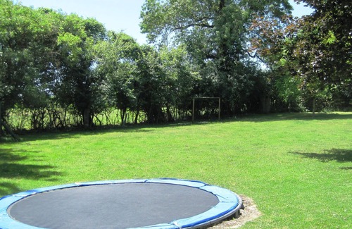 Crezieres Cottage | Family friendly cottage at Les Hiboux gites
