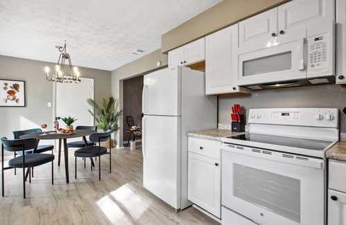 Savannah House | Family Friendly* Firepit * Dogs OK * Fenced Yard * 3BR/1.5BA Home