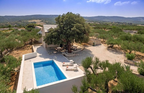 Praznica House | Family friendly house with a swimming pool Pučišća, Brač (K-21243)