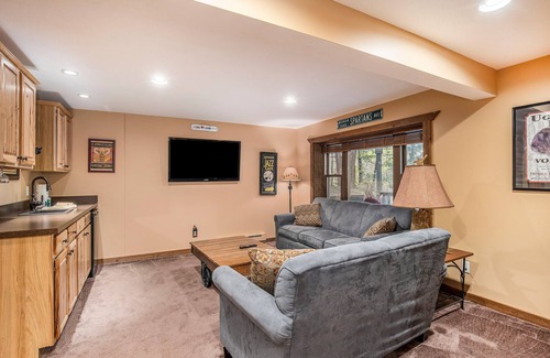 Thompsonville House | Family-friendly multi-level home - walk to the heart of Crystal Mountain Resort