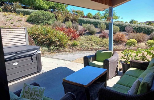 Redwood Valley House | Family-Friendly Beach Lake & Sun