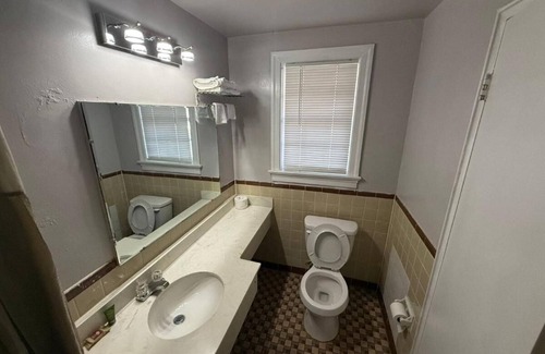 Danville Hotel | Family-Friendly Room Near Riverwalk & Danville Sites, Pets Welcome & Parking