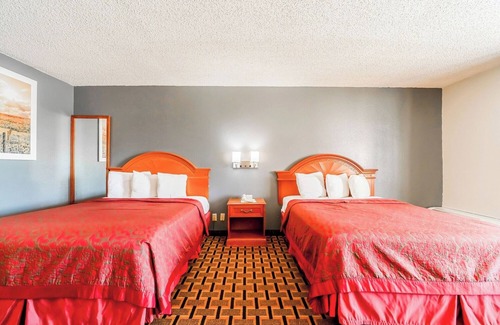 Vernon Hotel | Family-Friendly Room Near Vernon College with Spacious Layout & Comfort