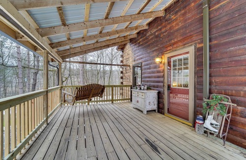 Blandburg Cabin | Family-Friendly Tyrone Cabin w/Deck Near Hiking